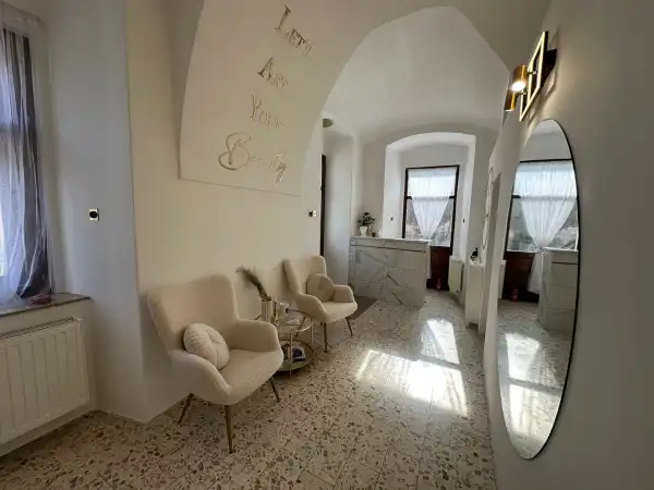 Eladó üzlet, Vác 4 szoba 66 m² 69.99 M Ft